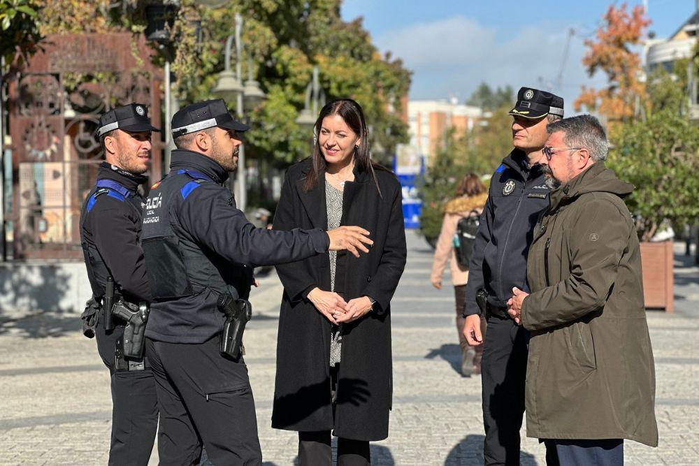 Imagen Majadahonda estrena un nuevo servicio de la Policía Local con patrullas a pie por el centro del municipio