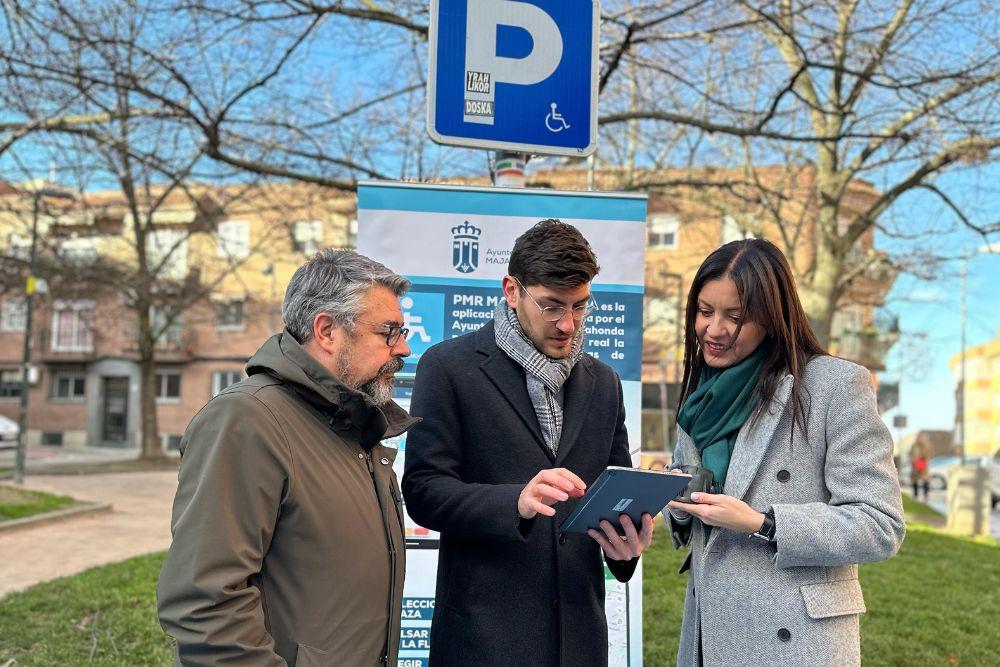 Imagen Las personas con movilidad reducida encontrarán aparcamiento en Majadahonda gracias a una app que informa en tiempo real