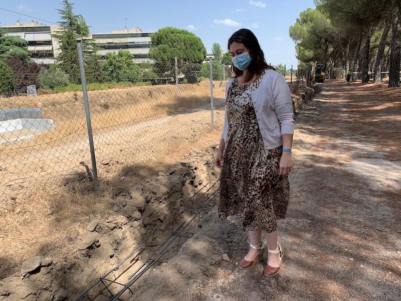 Imagen Comienza la renovación del vallado del Monte del Pilar que linda con las vías del ferrocarril