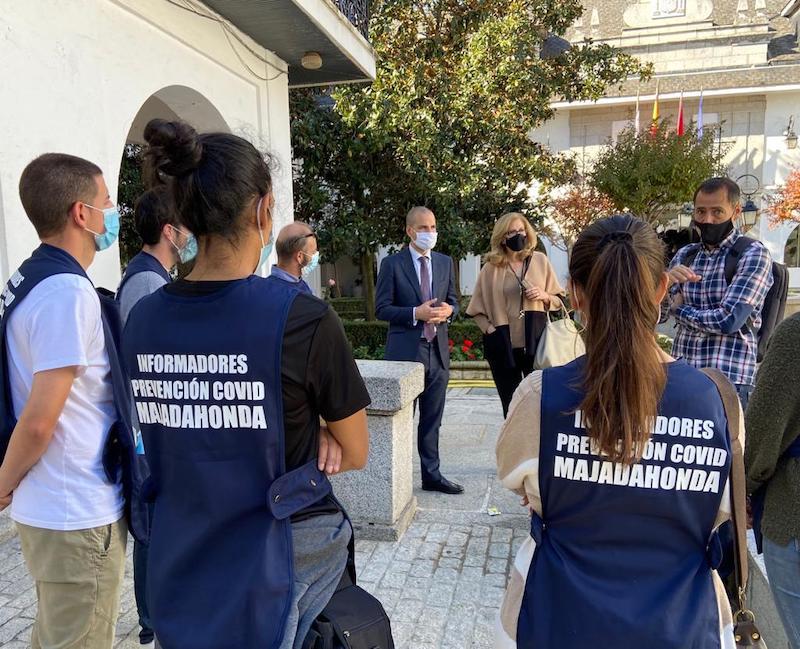 Imagen Un equipo de informadores COVID “peinará” las zonas de reunión de jóvenes en Majadahonda
